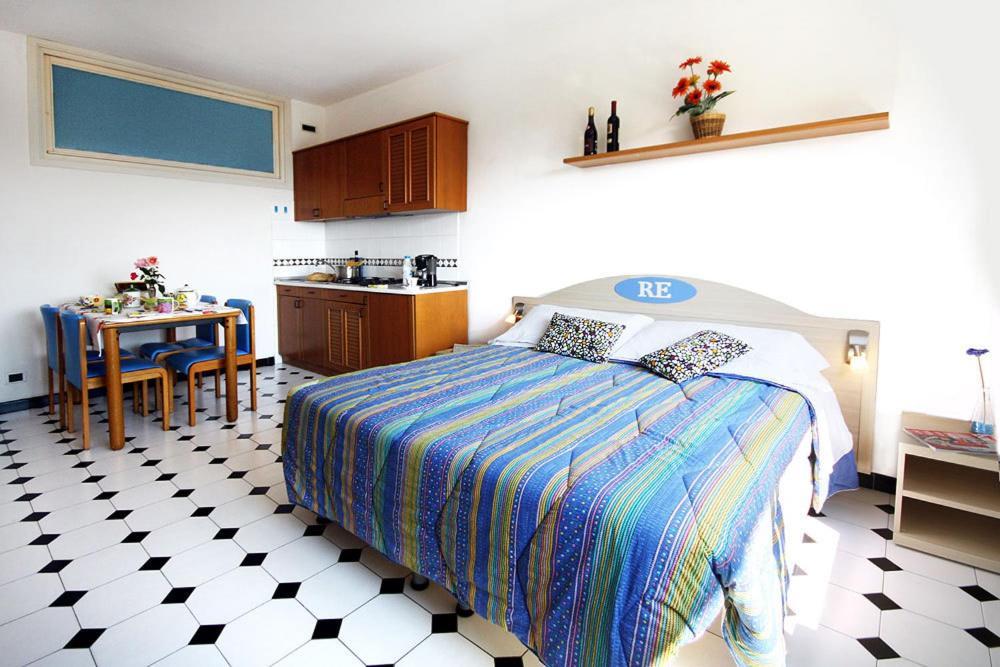 Residence Hotel Edy Imperia Exterior foto